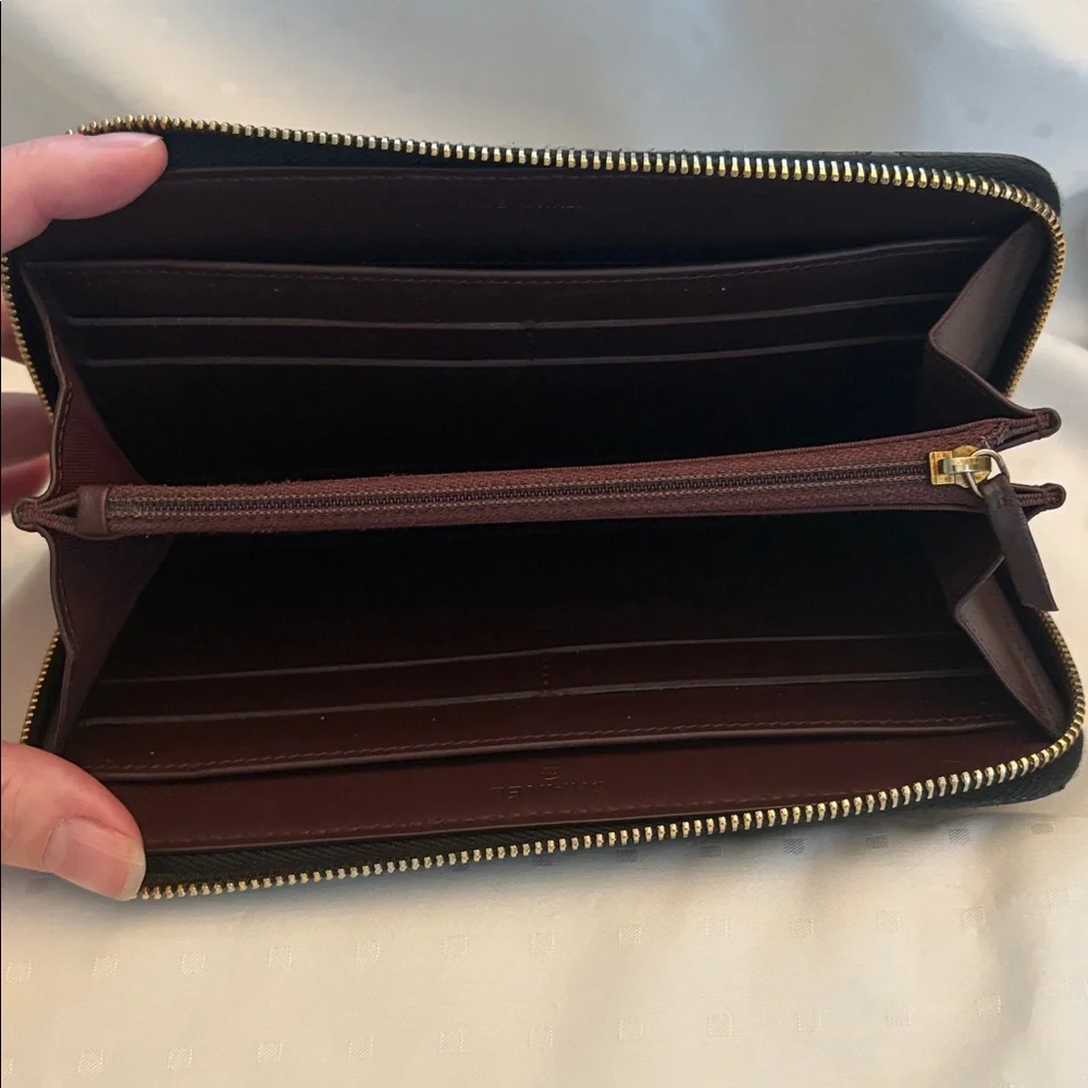 Chanel Black Caviar Leather Zip Wallet with Original COA (EUC) 🖤🖤🖤 - Picture 9 of 16